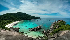 Images Dated 2nd February 2018: Panorama of beautiful viewpoint tropical beach on Similan islands in Andaman sea at Phang