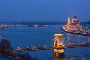Images Dated 28th November 2015: Panorama of Budapest, Hungary, with the Chain Bridge and the Parliament