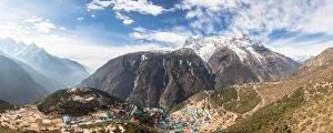 Images Dated 8th March 2016: Panorama above Namche bazar village
