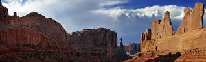 Panorama of rock formations of the Courthouse Towers, Arches-Nationalpark, near Moab, Utah, United States