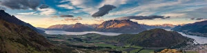 Images Dated 4th December 2015: Panorama view of Queenstown, New zealand