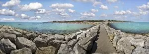 Images Dated 19th August 2011: Panoramic view of the beach of Cavallino near Venice, Veneto, Italy, Europe