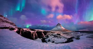 Images Dated 15th March 2015: Panoramic View of Kirkjufell Mountain with Aurora