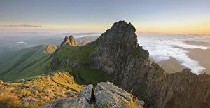 Images Dated 27th February 2011: Panoramic view of mountain peak at dawn in the Drakensberg, Free State Province, South Africa