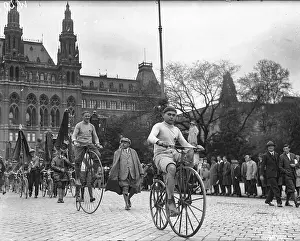Cities Prints: Parade of cyclists in Vienna