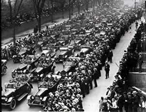 5th Avenue Prints: Parade;Wounded Soldiers In Cars; Wwi