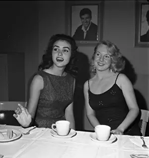 Acr071601001 Bobive Prints: Paramount Pictures Party For Bob Ivers