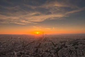 Images Dated 13th June 2014: Paris cityscape at sunset