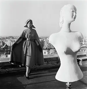Huty25457 Prints: Paris Fashion by Bill Brandt