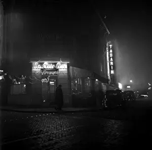 Couples Prints: Paris At Night