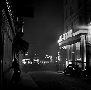 Michael Ochs Archive Gallery: Paris At Night, foggy street scene