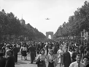 Arc De Triomphe Prints: Parisians Celebrating End of War