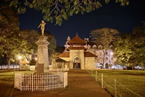 Images Dated 24th September 2016: Park and the Temple of the Sacred Tooth Relic (Temple of the Tooth, Sri Dalada Maligawa) at night