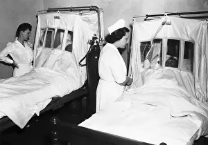 Air Pollution Prints: Patients In Oxygen-Tented Beds