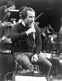 Paul Simon Singing
