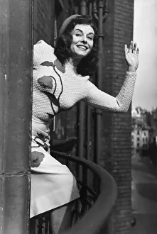 Stars In Couture Prints: Paulette Goddard