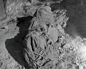 Paxson Hayes Discovers Ancient Tombs