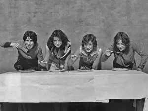Henry Miller News Picture Service Gallery: Pea-Eating Contest