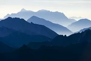 Images Dated 5th September 2016: Peaks of the Allgau Alps in steplike arrangement in the early morning, Oberstdorf, Bavaria, Germany