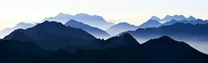 Images Dated 30th September 2014: Peaks of the Allgau Alps in steplike arrangement in the early morning, Oberstdorf, Bavaria, Germany