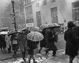 5th Avenue Prints: Pedestrians in a Snowstorm