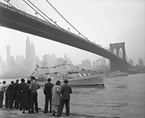 Observation Point Prints: People Gathering by Brooklyn Bridge