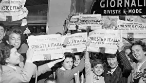 Trieste Prints: People Holding Aloft Newspapers