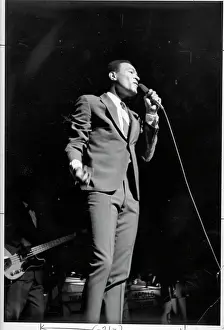 Marvin Gaye Prints: Performing At The Apollo