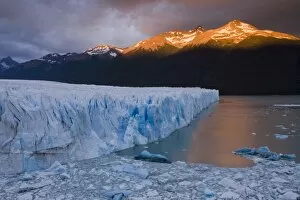 Werner Van Steen Photography Gallery: Perito Moreno Glacier at sunrise, Argentina