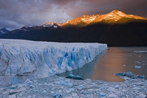 Images Dated 2007 December: 