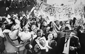 Supporter Prints: Peron Supporters Holding Banner
