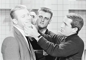 Razor Prints: Perry Como Takes Razor To Mickey Mantle
