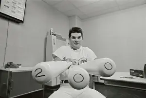 Pete Rose Hitting 200