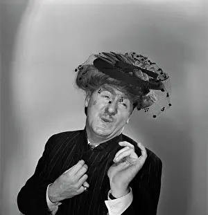 Huty33501 Prints: Peter Donald, British Actor & Comedian