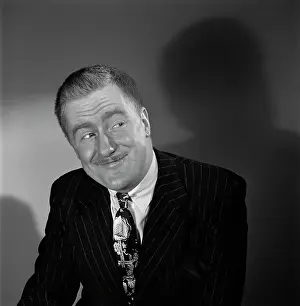 Huty33501 Prints: Peter Donald, British Actor & Comedian