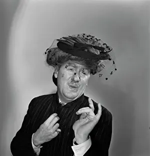 Huty33501 Prints: Peter Donald, British Actor & Comedian