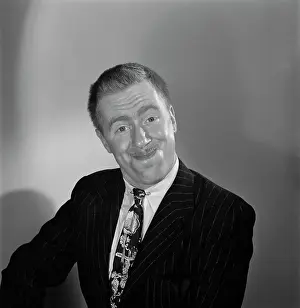 Huty33501 Prints: Peter Donald, British Actor & Comedian