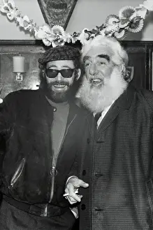 Peter O'Toole and Noel Purcell Clowning around