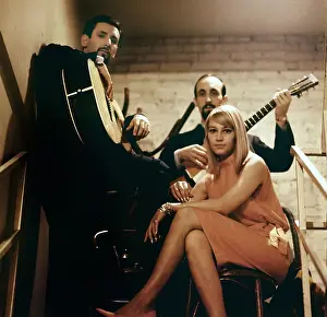 Blond Prints: Peter Paul And Mary Cover Shoot