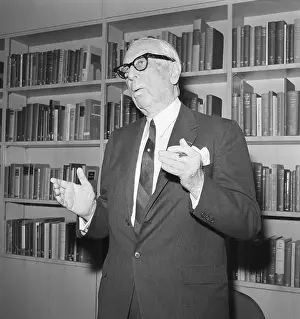 Bookshelf Prints: Philanthropist Alfred P. Sloan