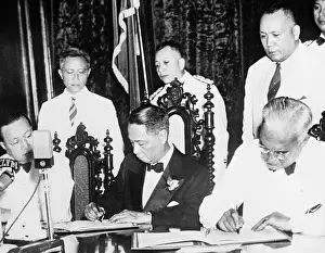 Philippine President Signing Document