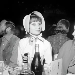 Prints of UNSPECIFIED - CIRCA 1962: Photo of Audrey Hepburn. (Photo by Earl Leaf/Michael Ochs Archives/Getty Images) Elegance Personified – A Classic Art Print Collection: Photo of Audrey Hepburn