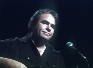 Photo of Hoyt Axton