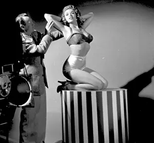 Prints of UNSPECIFIED - CIRCA 1955: Photo of Jayne Mansfield Photo by Michael Ochs Archives/Getty Images Hollywood's Blonde Bombshell in Focus: Photo of Jayne Mansfield