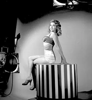Prints of UNSPECIFIED - CIRCA 1955: Photo of Jayne Mansfield Photo by Michael Ochs Archives/Getty Images Hollywood's Blonde Bombshell in Focus: Photo of Jayne Mansfield