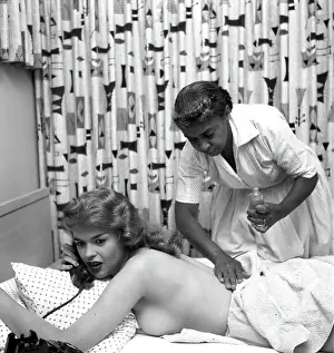 Prints of UNSPECIFIED - APRIL 19: Photo of Jayne Mansfield (Photo by Michael Ochs Archives/Getty Images) Hollywood's Blonde Bombshell in Focus: Photo of Jayne Mansfield