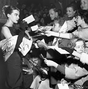Photo of Leslie Caron