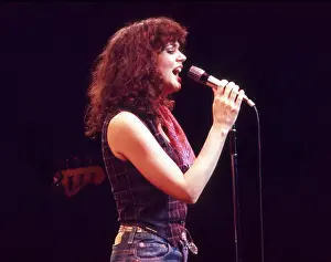 Prints of UNSPECIFIED - CIRCA 1970: Photo of Linda Ronstadt Photo by Michael Ochs Archives/Getty Images A Legend in Focus: Photo of Linda Ronstadt
