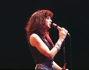 Prints of UNSPECIFIED - CIRCA 1970: Photo of Linda Ronstadt Photo by Michael Ochs Archives/Getty Images A Legend in Focus: Photo of Linda Ronstadt