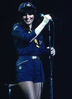 Prints of UNSPECIFIED - CIRCA 1970: Photo of Linda Ronstadt Photo by Michael Ochs Archives/Getty Images A Legend in Focus: Photo of Linda Ronstadt